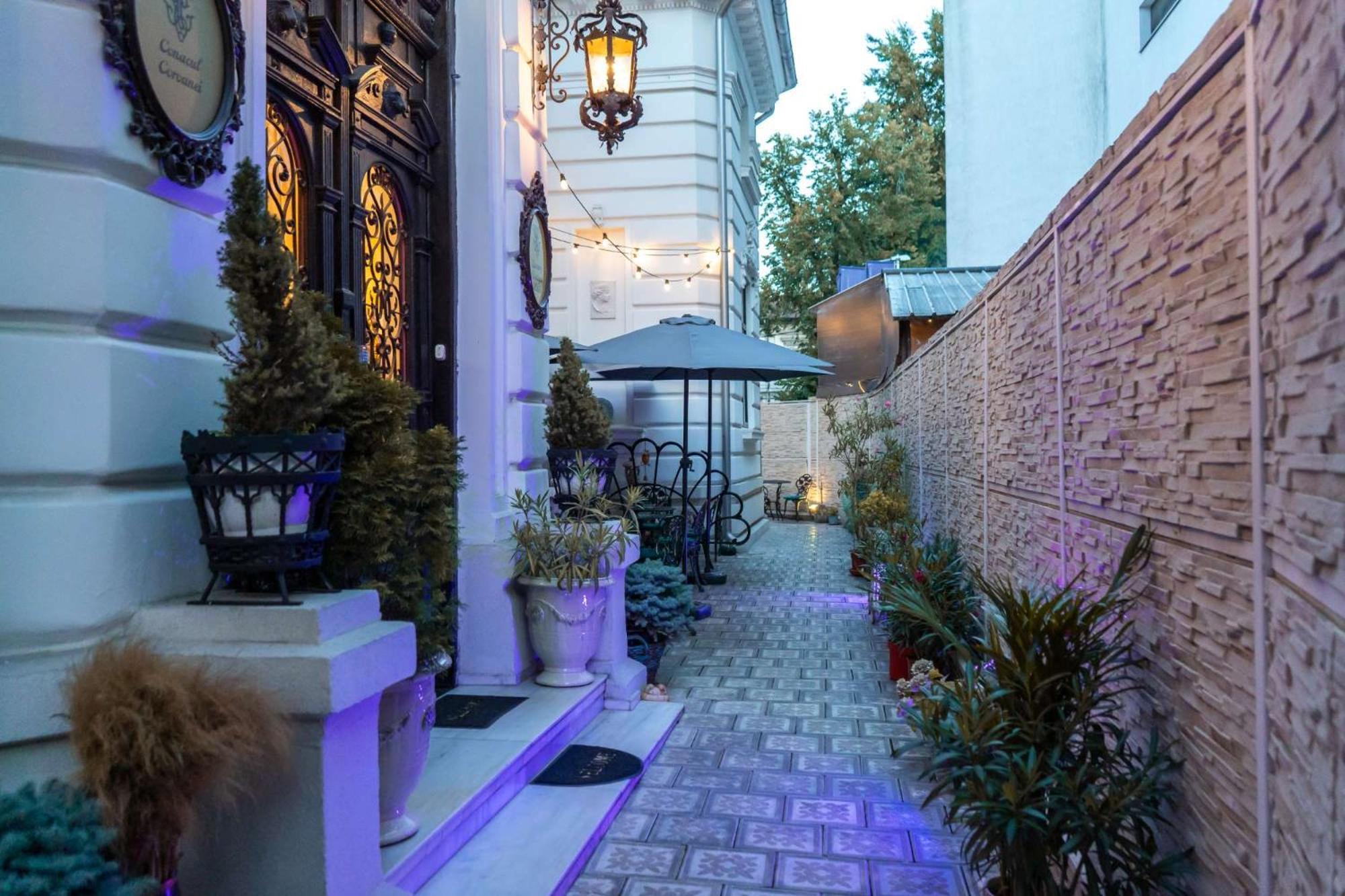 Conacul Coroanei Luxury Boutique Hotel บูคาเรสต์ ภายนอก รูปภาพ