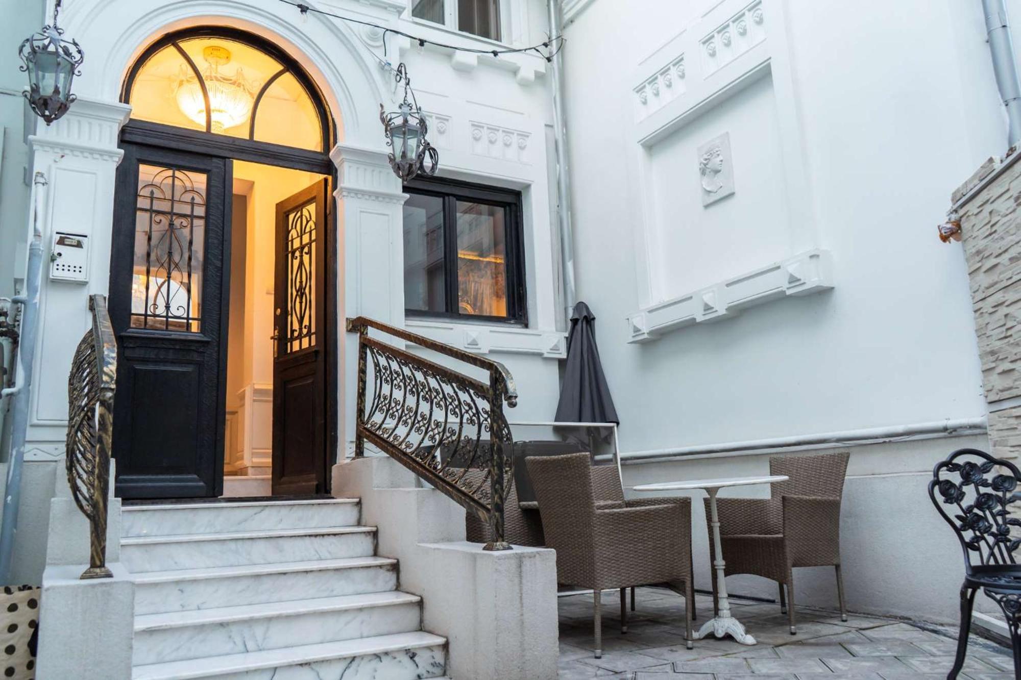 Conacul Coroanei Luxury Boutique Hotel บูคาเรสต์ ภายนอก รูปภาพ