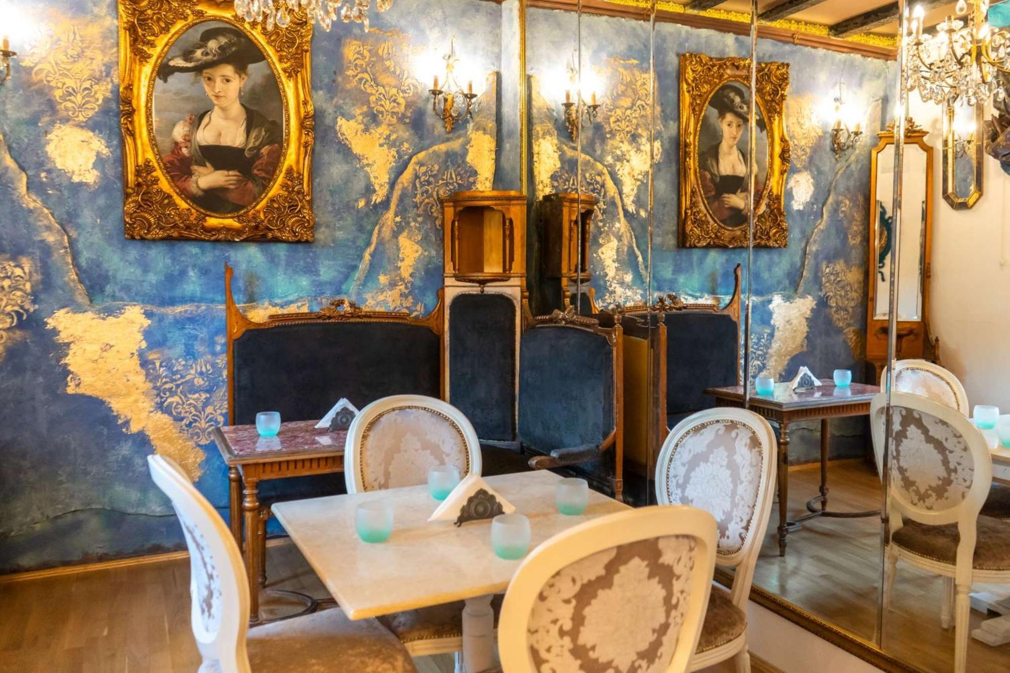 Conacul Coroanei Luxury Boutique Hotel บูคาเรสต์ ภายนอก รูปภาพ