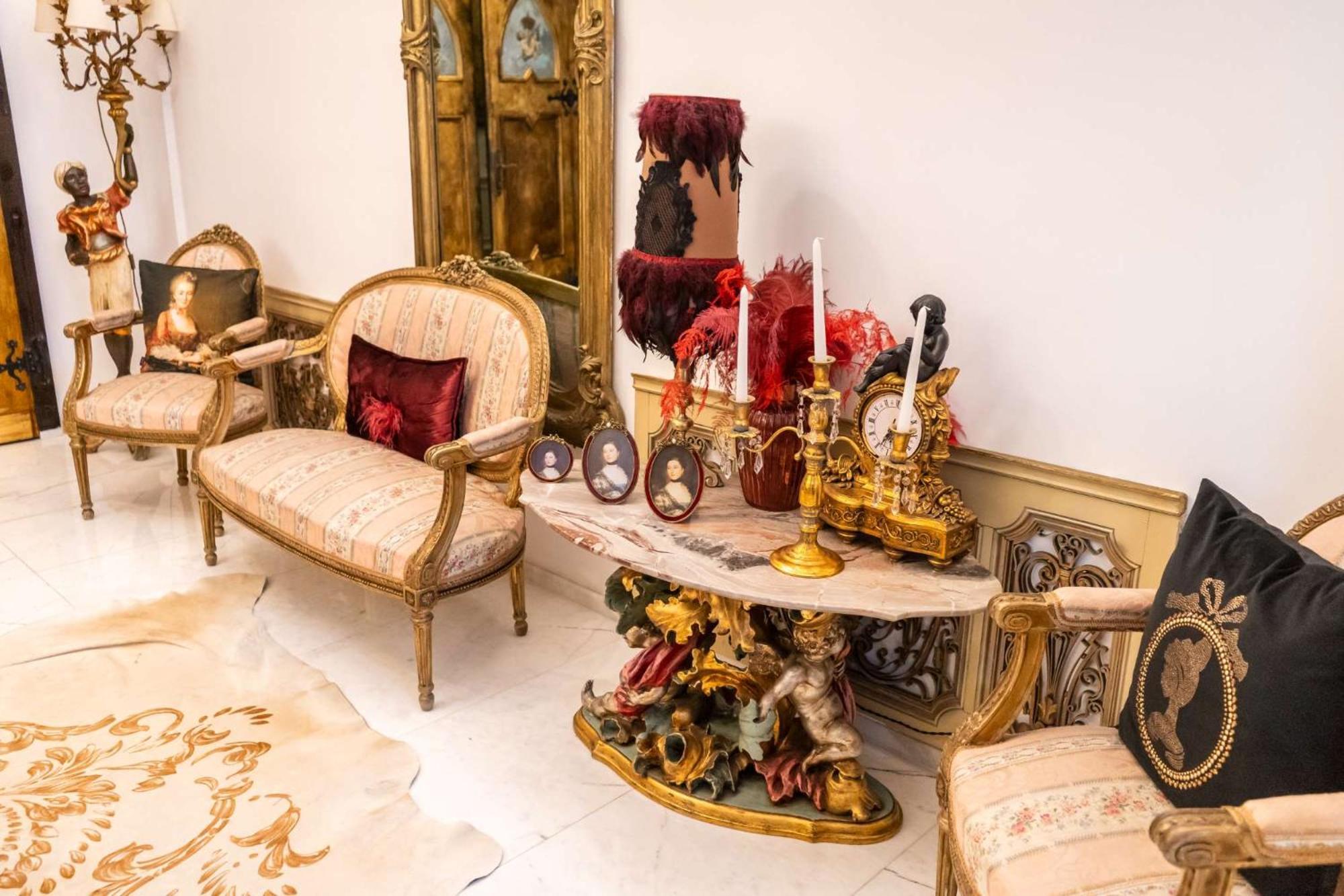 Conacul Coroanei Luxury Boutique Hotel บูคาเรสต์ ภายนอก รูปภาพ
