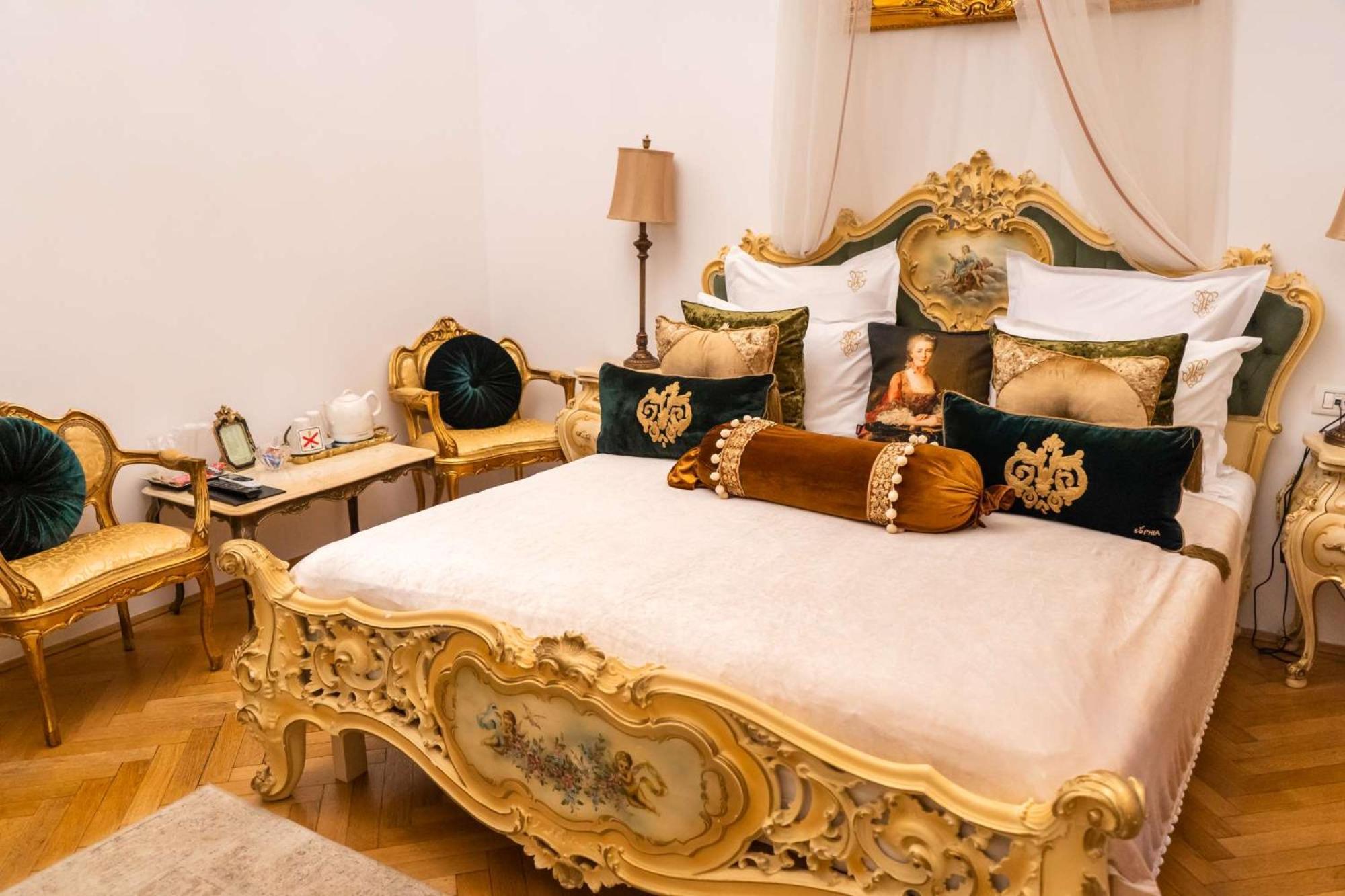 Conacul Coroanei Luxury Boutique Hotel บูคาเรสต์ ภายนอก รูปภาพ